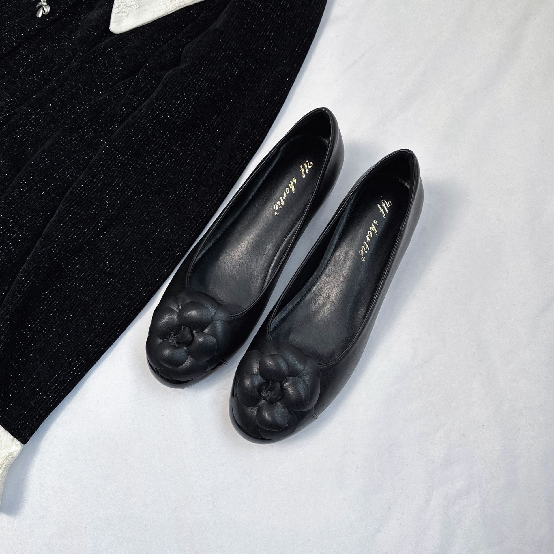 

Версия из овчины~ Туфли-лодочки с темпераментом Сяосянфэн, женские, цветовая гамма камелии, французский стиль, носить с юбкой, с неглубоким вырезом, внутренняя платформа 39