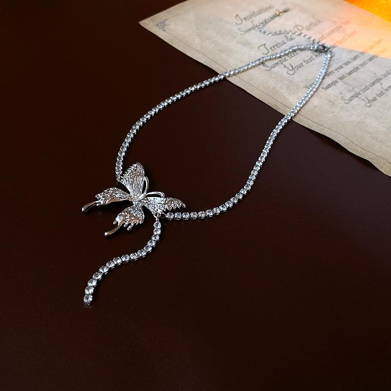 Butterfly Drop Oil Pearl Faux Crystal Necklace Versatile High-end Clavicle Chain Niche Design Jewelry Women