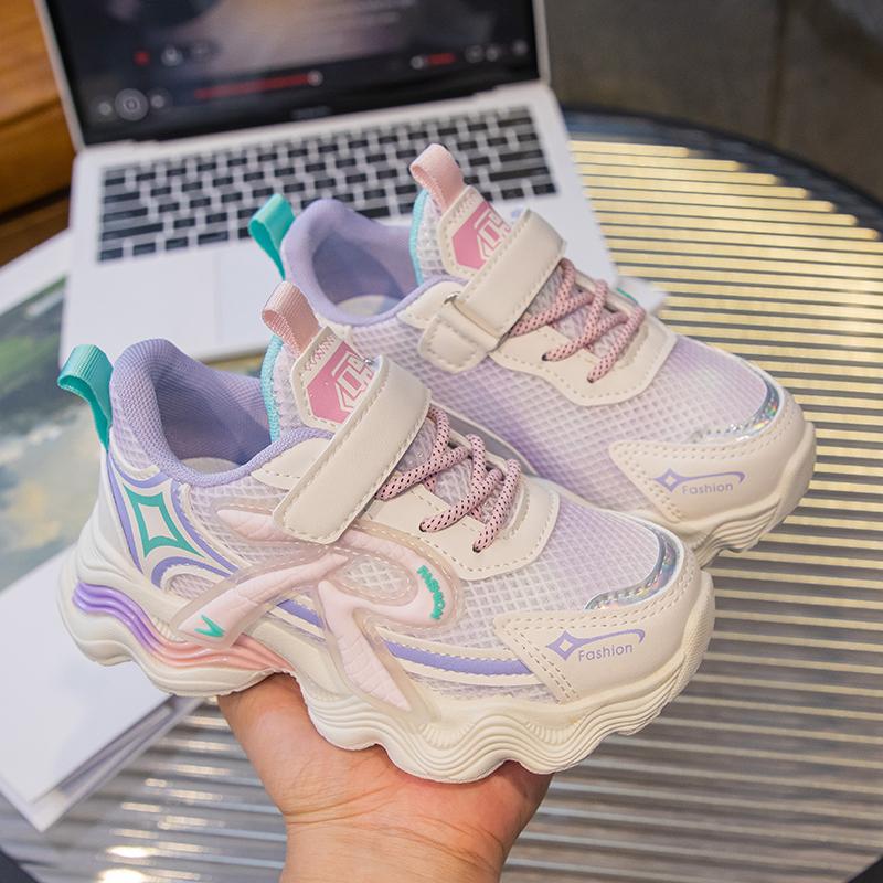 

Трендові дитячі кросівки з м’якою підошвою, зручні кросівки для бігу. Студентська мода для хлопчиків і дівчаток. Повсякденне дихаюче спортивне взуття. 37 рожевий