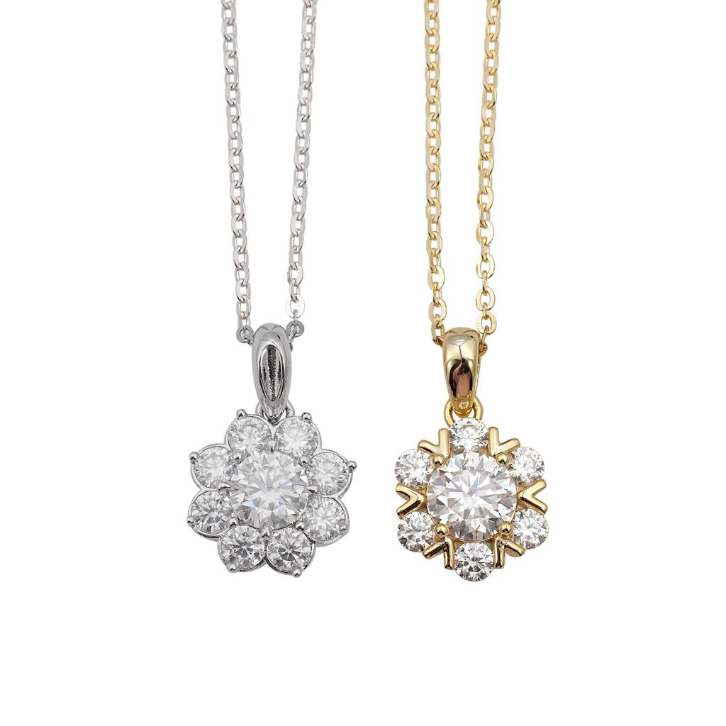 Elegant Moissanite Flower Necklace: 1 Carat 8 Hearts & Arrows Cut, Light Luxury Clavicle Chain, European & American Style.