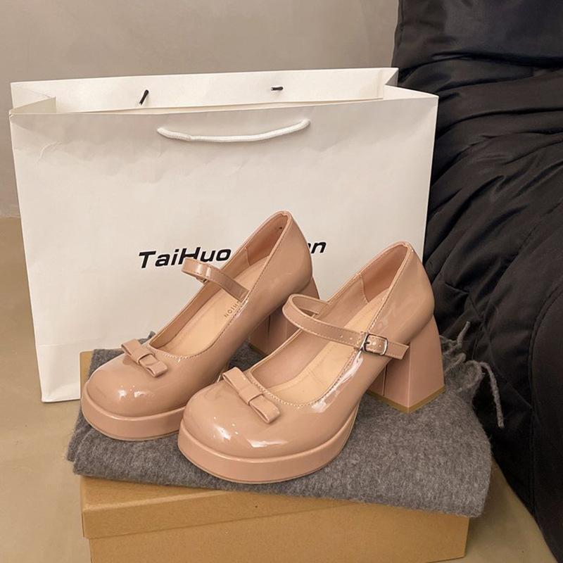 

Червоні ретро британського стилю товсті на високих підборах маленькі шкіряні туфлі жіночі 2025 нові весняні спідниця універсальні Мері Джейн одинарні туфлі 35 тілесний