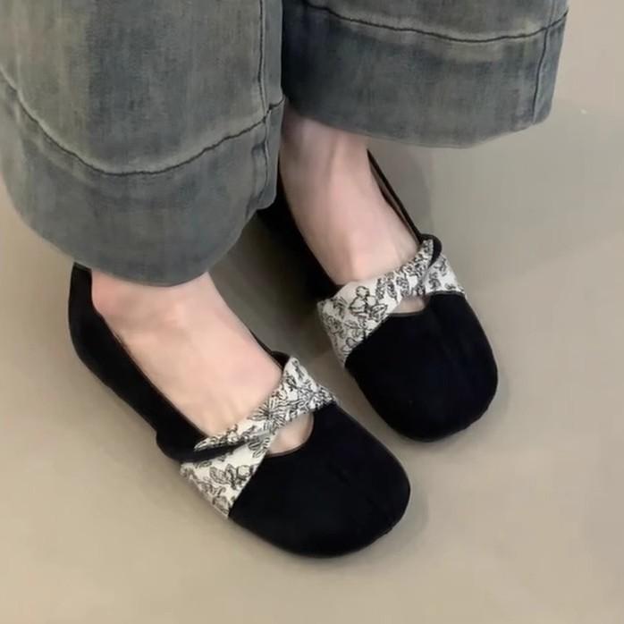 Retro Inner Height Increase Mary Jane Single Shoes Women's 2025 Spring New Shallow Mouth Round Head with Skirt French Ballet Shoes