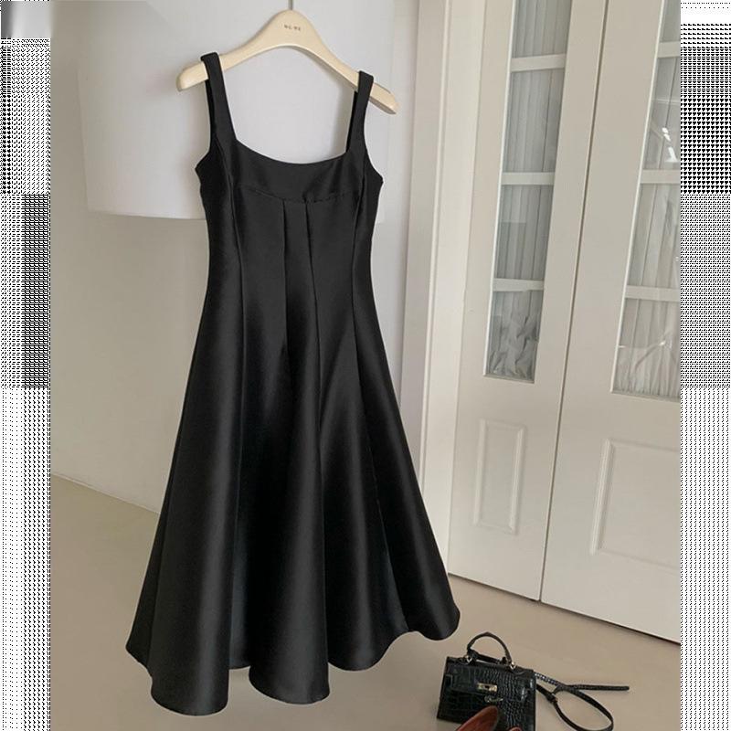 Rochie de vară Hepburn din satin cu bretele subțiri