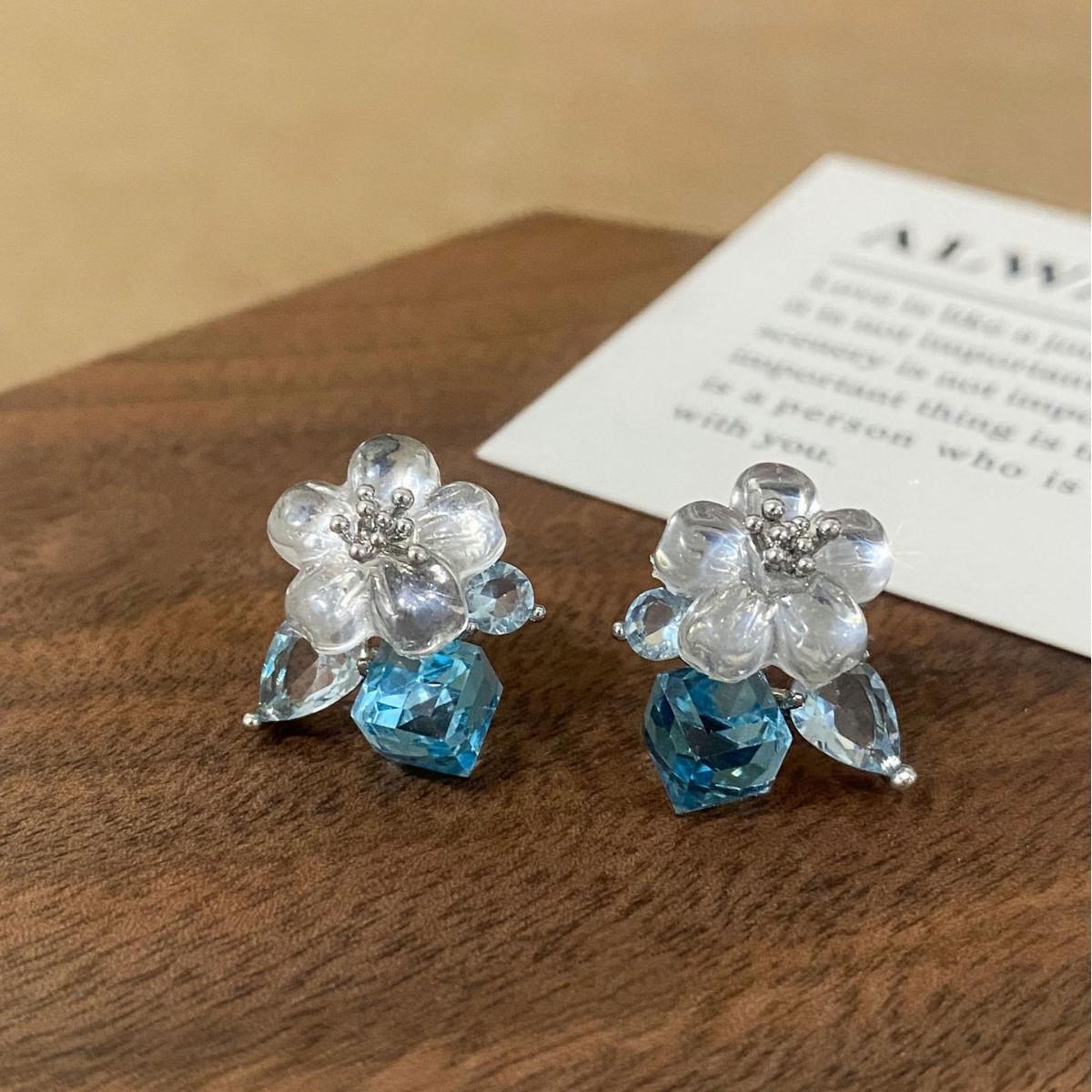 Forest Fresh Blue Sugar Cube Flower Crystal Stud Earrings for Women - Elegant Square Transparent Ear Jewelry