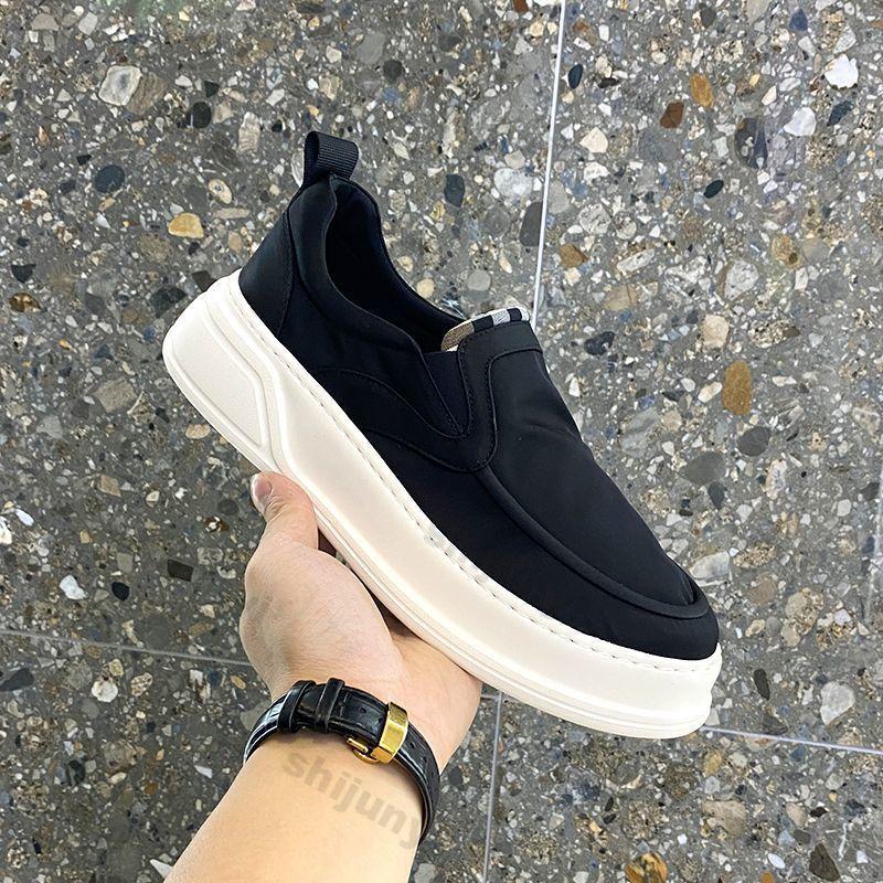 Fashion Breathable Men's Casual Flat Shoes 2025 New Summer Fashion Comfortable Lightweight Platform Shoes Slip On Vulcanized Shoes