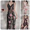 Netz-Blumenmuster Spitze Nachthemd Transparent Lang Hoher Schlitz Damen Loungewear 769 Romantische Feminine Nachtwäsche mit Schönen Blumenmustern