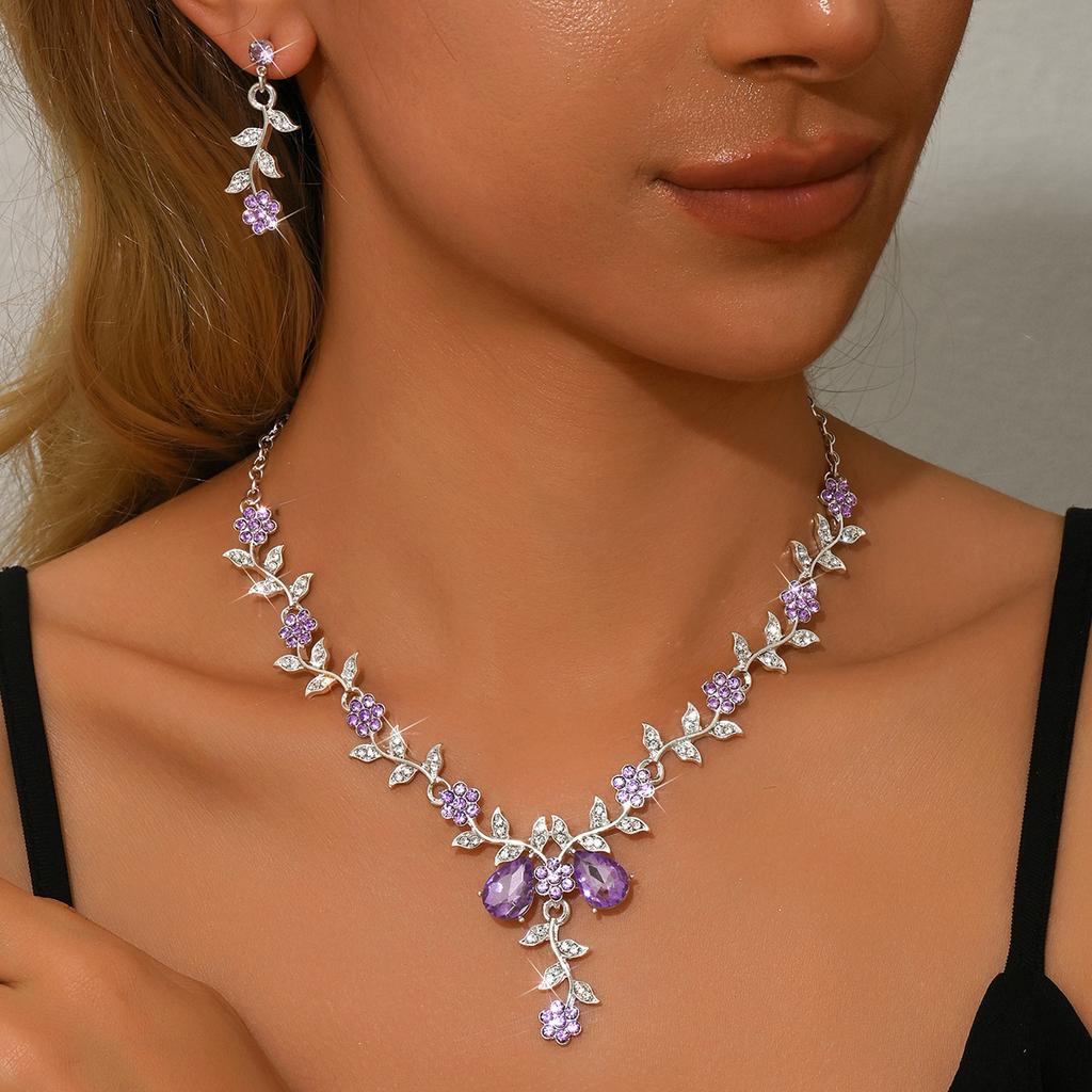 Schmuck aus dem Nahen Osten Halskette Ohrringe Armband Dreiteiliges Set Voller Diamanten Brautschmuckset Kleideraccessoires Frauen