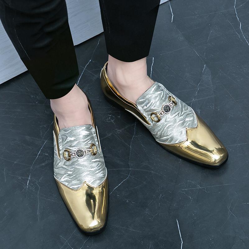 Fashion Men Golden Loafers with PU Splicing Printed Horse Buckle Decoration Fashionable British Style Business Leisure Shoes