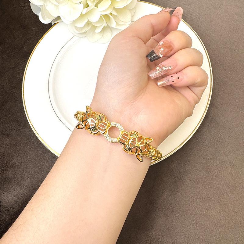 Color-plated Japanese and Korean Style Leopard Head Ring Women s Light Luxury High-end Jewelry Bracelet 17CM