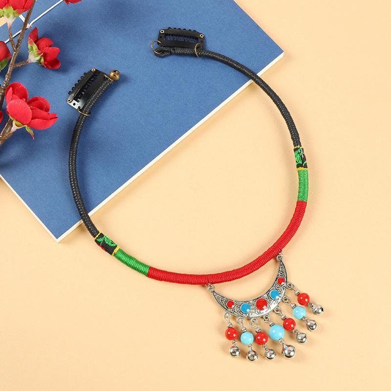 Retro woven fringed headdress, female Miao eyebrow pendant, forehead chain, ancient style, exotic Tibetan silver forehead collar.