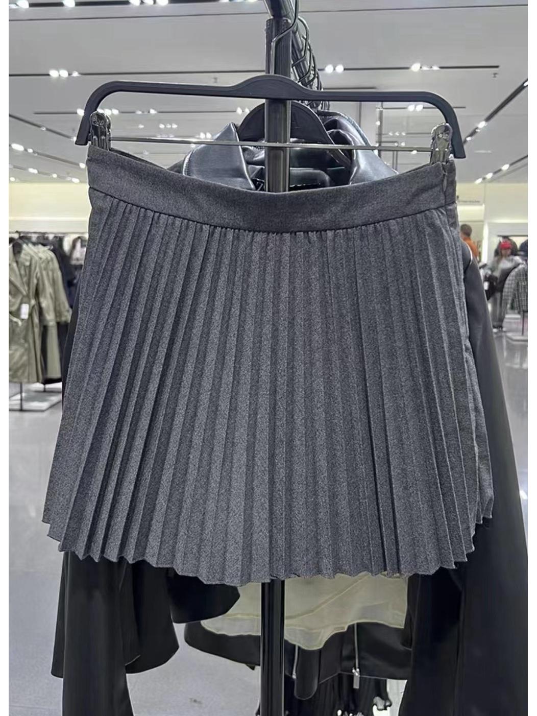 

2023 Autumn European & American Women s Gray A-line Mini Skirt with Pleats Extra Small