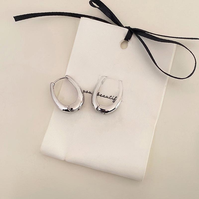 High-End Silver Geometric Round Earrings - Elegant and Simple for Everyday Style
