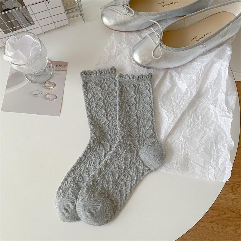 

White Girls Socks Women S Cotton Lace Bow Relief Pattern Medium Tube Socks Autumn And Winter Ballet Style Sweet Casual Socks One size fits all серый