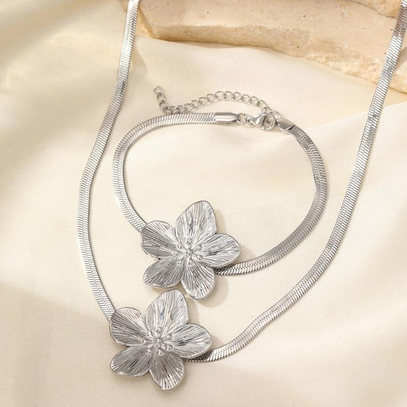 Elegant Vintage Flower Pendant Jewelry Set for Women Stainless Steel Necklace and Bracelet Perfect for Formal Occasions