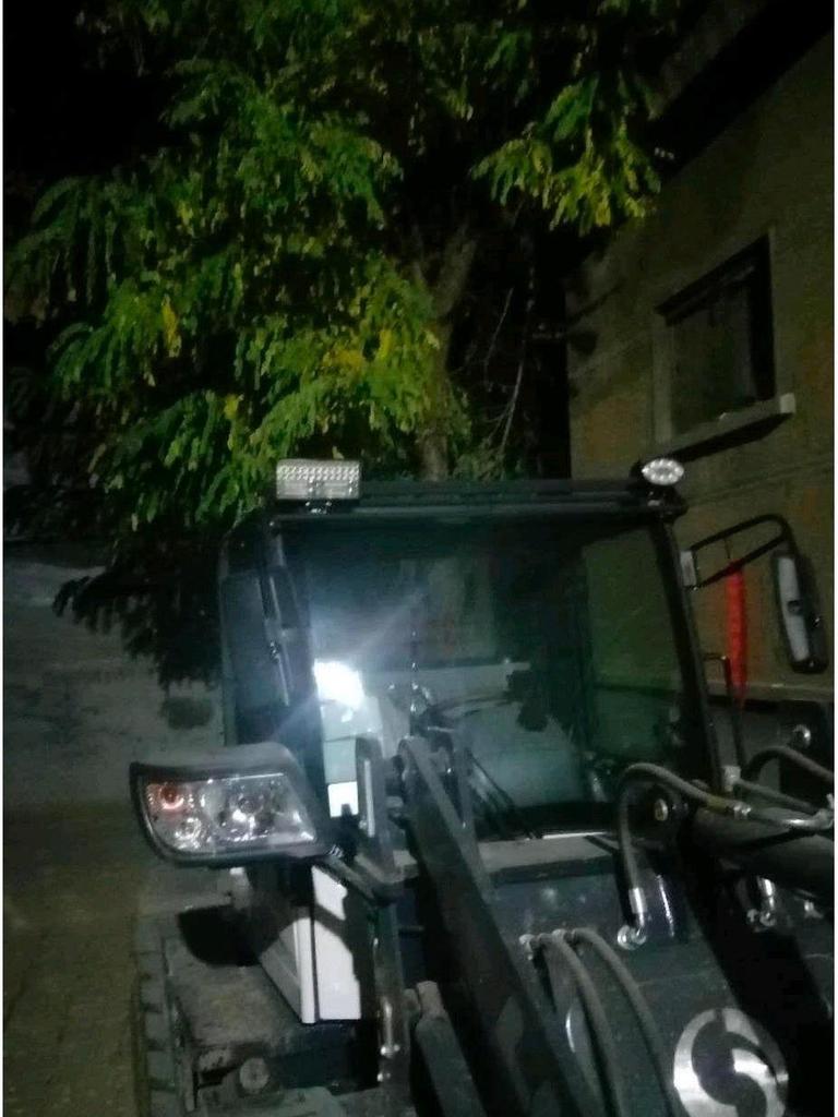 Universal High-Brightness Spotlight for Tricycles, Electric Vehicles, Tractors, Engineering Vehicles, and Harvesters