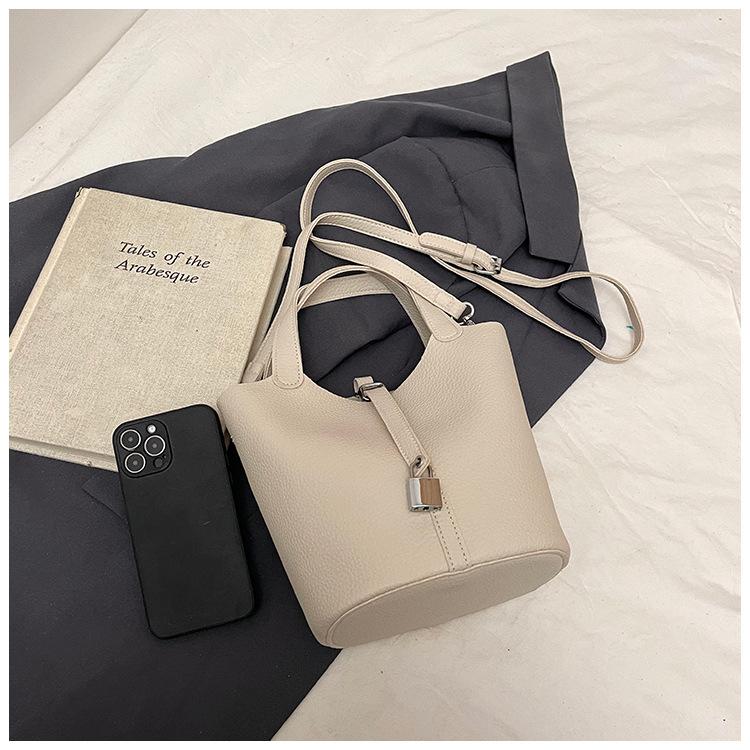 

Bag women s 2025 new vegetable basket women s bag versatile pu lychee pattern bucket bag Korean trend portable child and mother bag