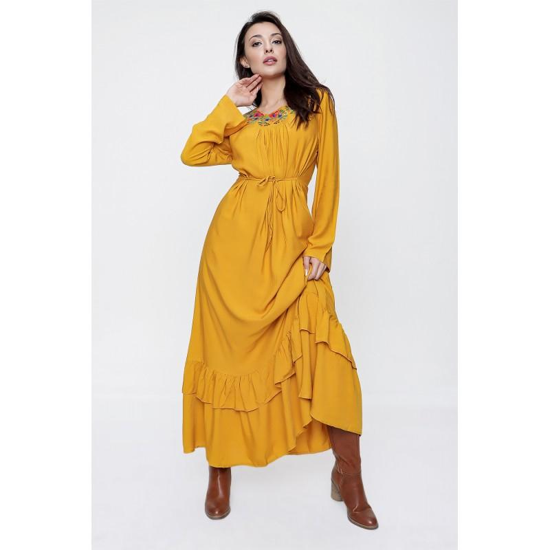 

Воротник с вышивкой Вышитая юбка Волейбольная подкладка с длинным рукавом и поясом Аутентичные платья