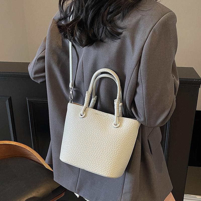 This Year, the Popular Foreign Style Portable Bucket Bag Women's Spring 2025 New Fashion Small Bag To Work Messenger Bag