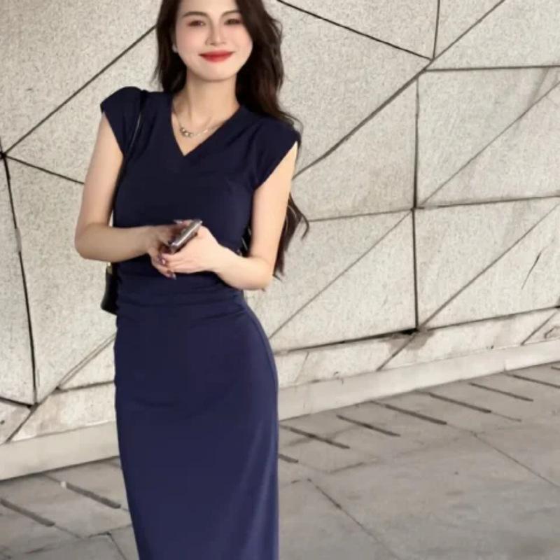 Summer V-neck Waist Royal Sister Style Dress Women's Design Feeling Wrinkled and Thin French Niche Hip-wrapped Dress
