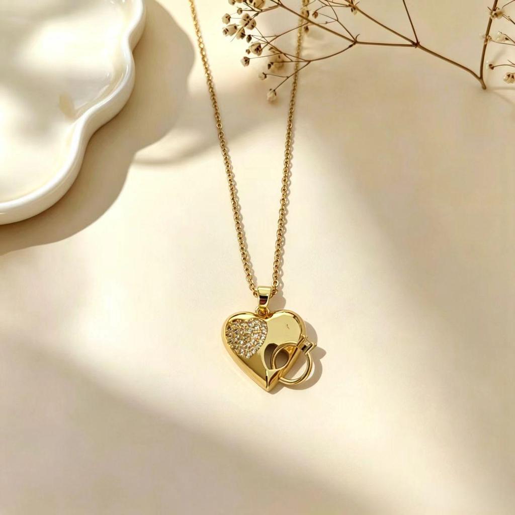 Zirconia Heart Pendant Necklace – Romantic Confession Couple Design with High-End Clavicle Chain