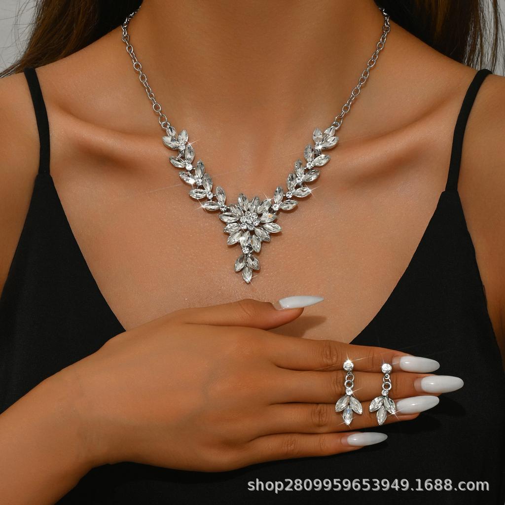 Dress Jewelry Direct Sales Necklace Earrings Two-piece Set Flower Bride Retro High-end Design Set