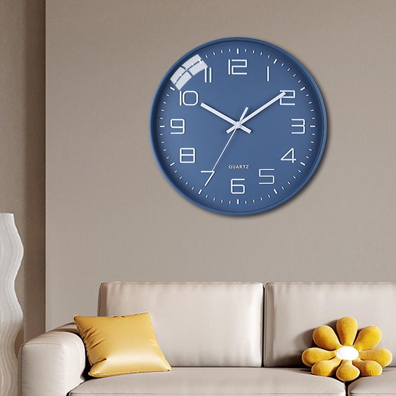 A Modern and Simple Living Room 12-inch Silent, Precise Timekeeping, Clear and Three-dimensional Quartz Wall Clock