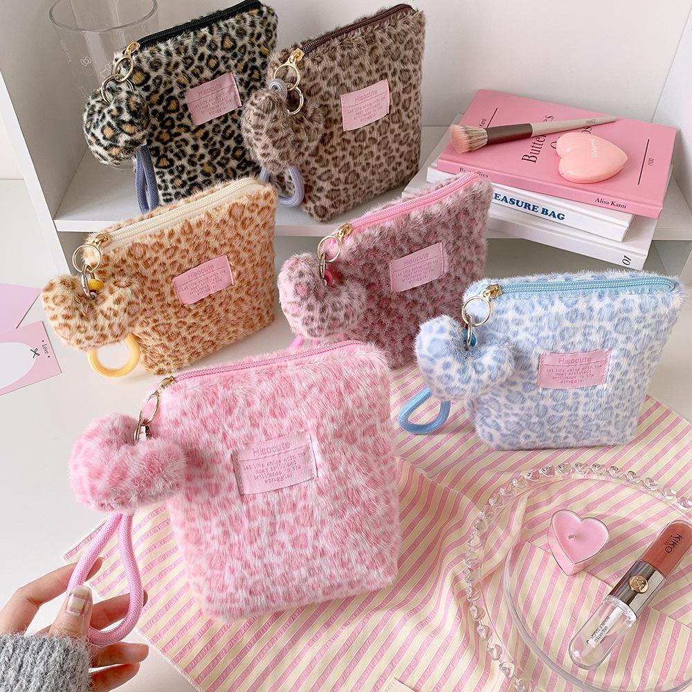 Retro Handheld Plush Leopard Pattern Makeup Bag for Girls, Portable Skincare Storage Bag for Students, Small Toilet Bag