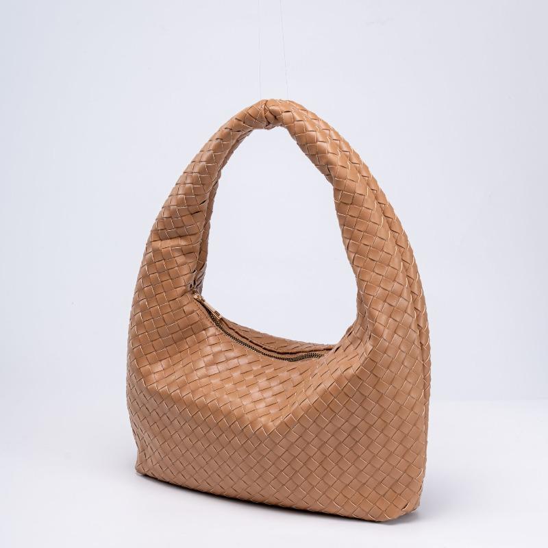 New Handwoven Bag Casual Women's Bag Fashion Shoulder Armpit Bag Women's High-end Messenger Handbag