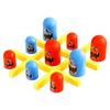 Matryoshka Tic-Tac-Toe og sjakkspill for interaktiv familiemoro