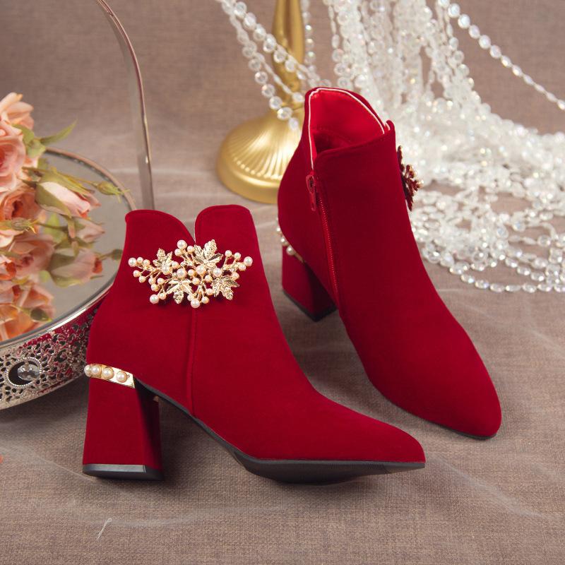 Internet-Berühmtheit Herbst- und Winter-Brautstiefel 2025 neue burgunderrote festliche Hochzeitsstiefel Strass-Fransen dicker Absatz keine müden Füße Modestiefel