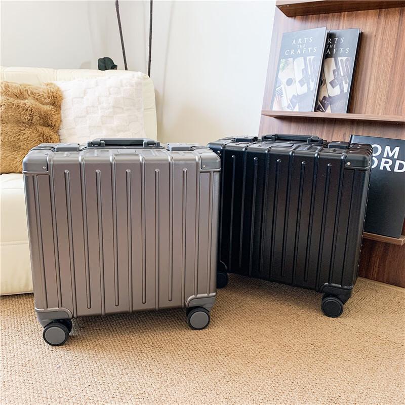 XinJingZhou Fashion Aluminum Frame Spinner Luggage