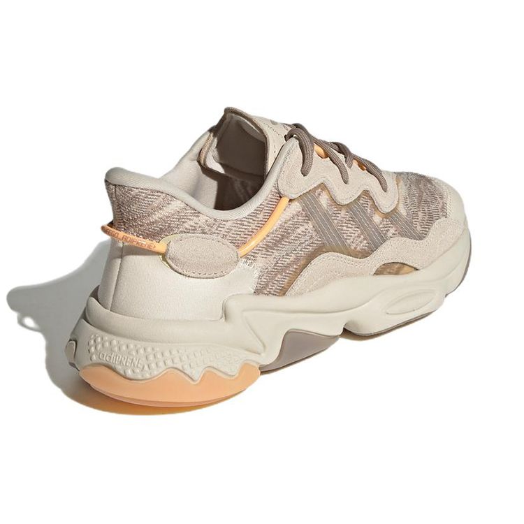Adidas Originals Ozweego Textil Cómodos Deportivos Duraderos Transpirables Zapatillas de estilo de vida de corte bajo para mujer Marrón GW9748