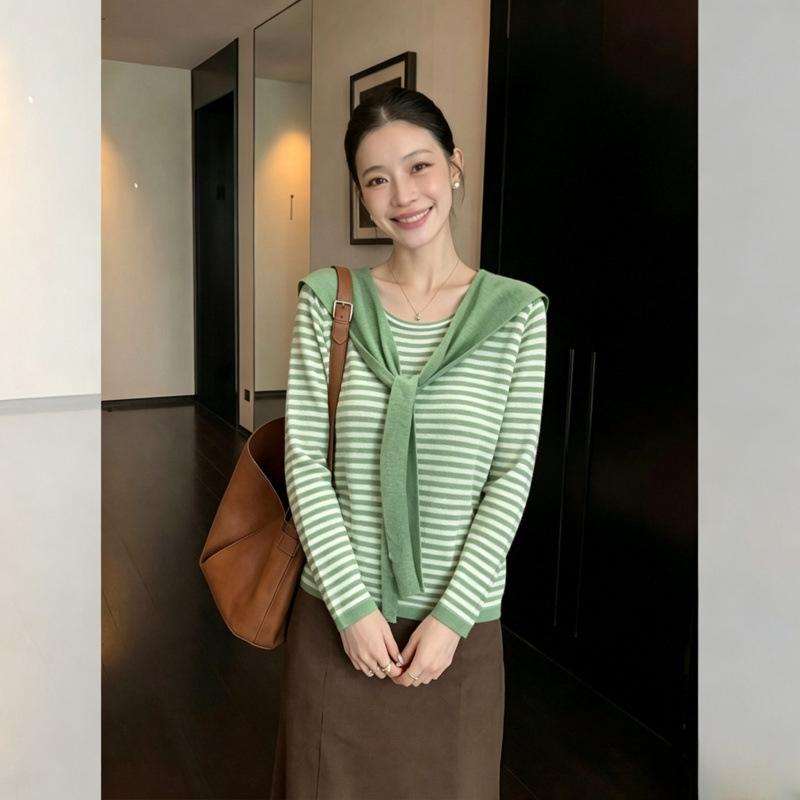 2026 Autumn Knitwear: Fresh, Stylish Two-Piece Shawl & Stripe Top