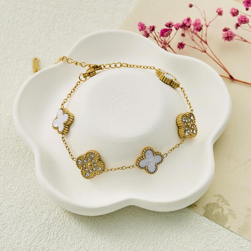 Luxuriöses Edelstahlarmband mit Diamant-Kleeblatt-Design