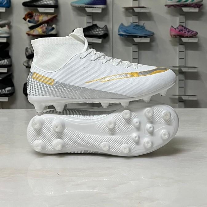 Large size football shoes men's high-top teenage students game training shoes artificial grass long broken nails football shoes