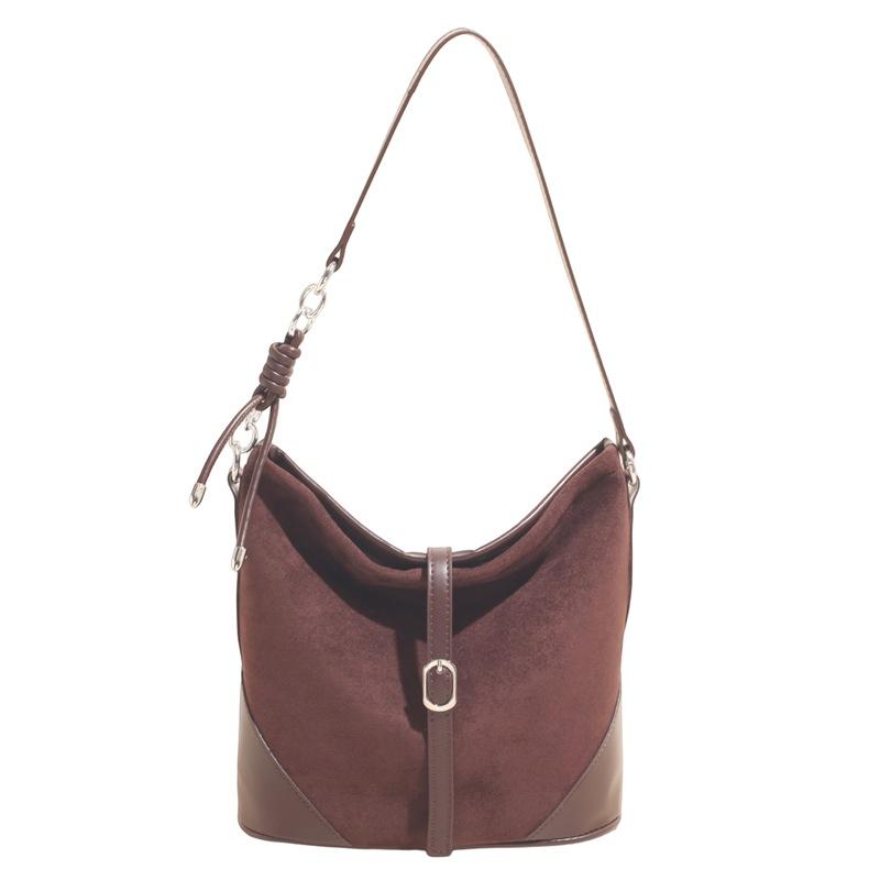Retro bag women's large capacity 2025 new autumn and winter versatile simple shoulder bag popular commuter bucket bag this year