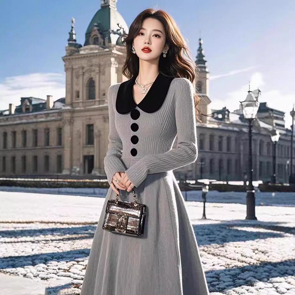 French Hepburn-Style Retro Knit Dress: Autumn/Winter 2025 Edition, Elegant High-End Design with Cinched Waist.