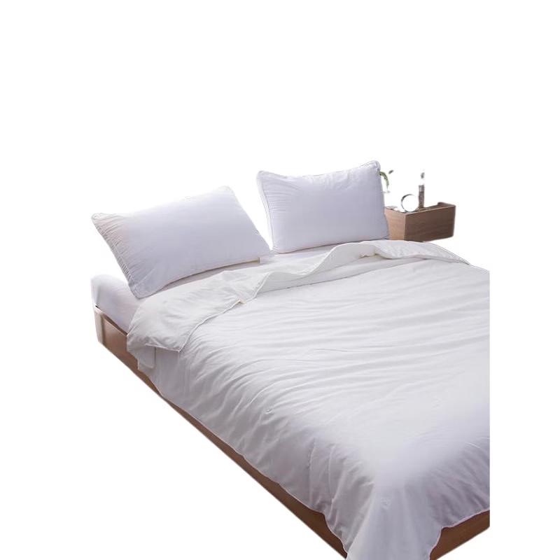 Playboy Mulberry Silk & Soy Fiber All-Season Quilt