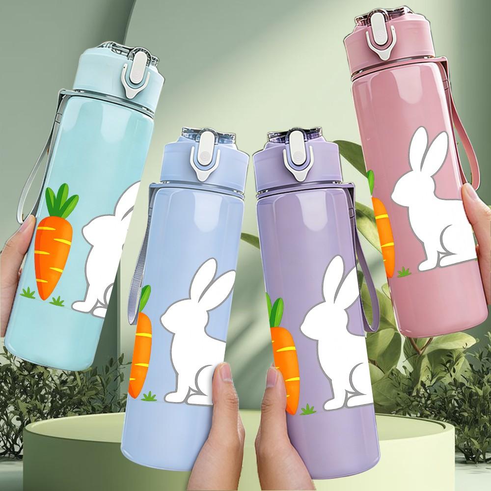 1PC Simple White Bunny Carrot 750ml Color Plastic Sports Water Bottle Leakproof Flip Straw Lid Suitable for Sports Office Home Use