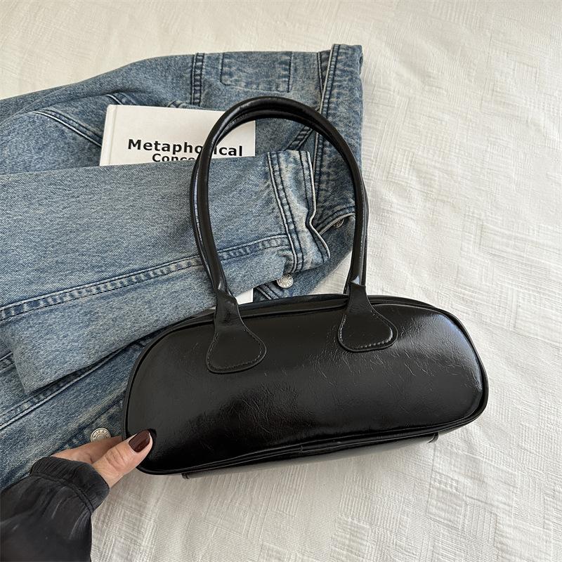 

Вместительная простая сумка для отдыха 2025 осень новая высокая ценность нишевый дизайн сумка через плечо под мышку