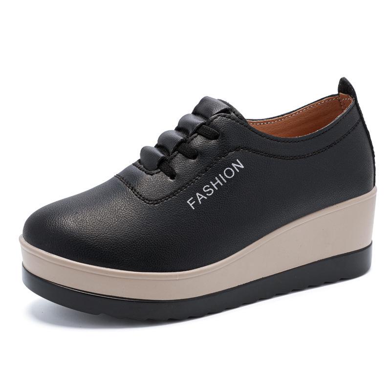 Women's Thick-Soled Leather Platform Shoes: Versatile, Slimming, Lightweight, Soft-Soled, Height-Boosting for Autumn/Winter 2025