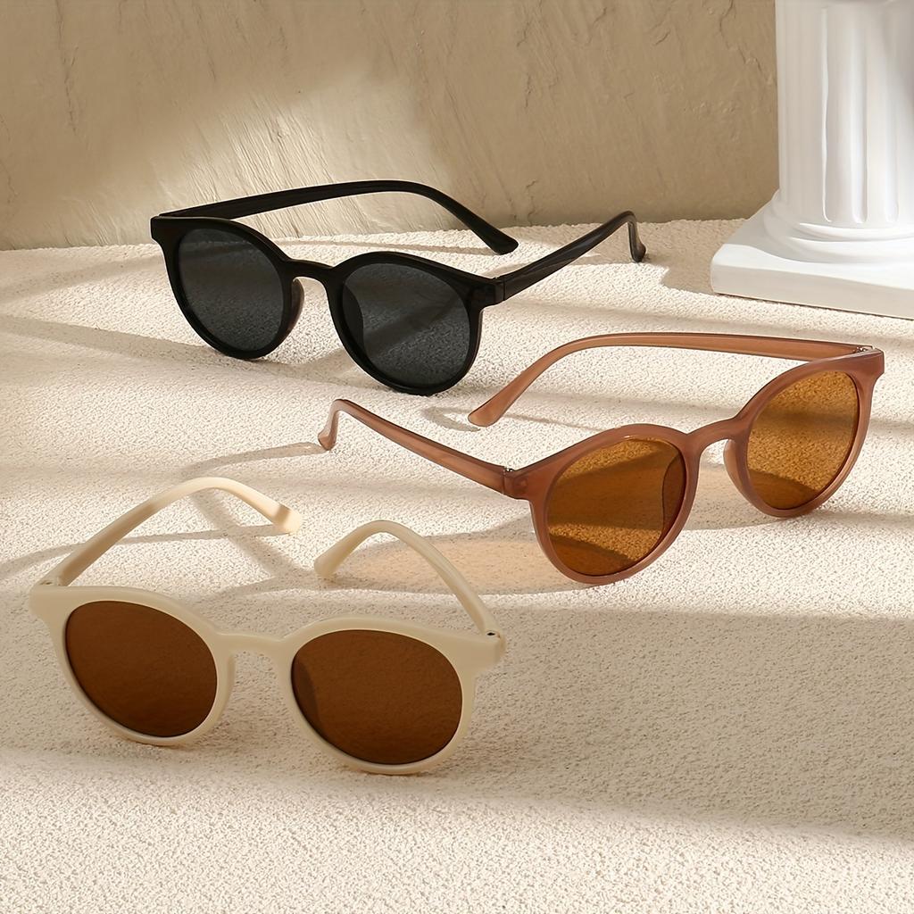 Set di 3 Paia di Occhiali alla Moda con Montatura Rotonda Occhiali Classici Trendy Europei e Americani per Uomo e Donna Adatti per la Decorazione della Vita Quotidiana