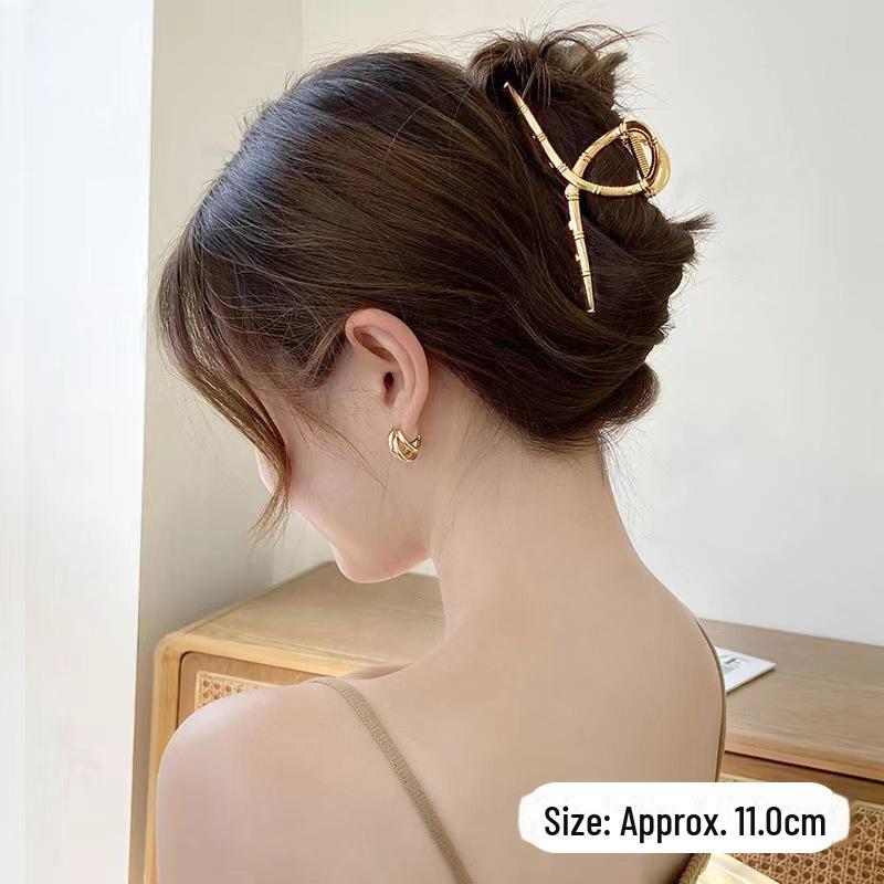 

Корейская большая металлическая заколка для волос со стразами и жемчугом - стиль акулы