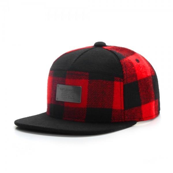 Leather Metal Badge Baseball Cap With Adjustable Fit For Casual Men And Women