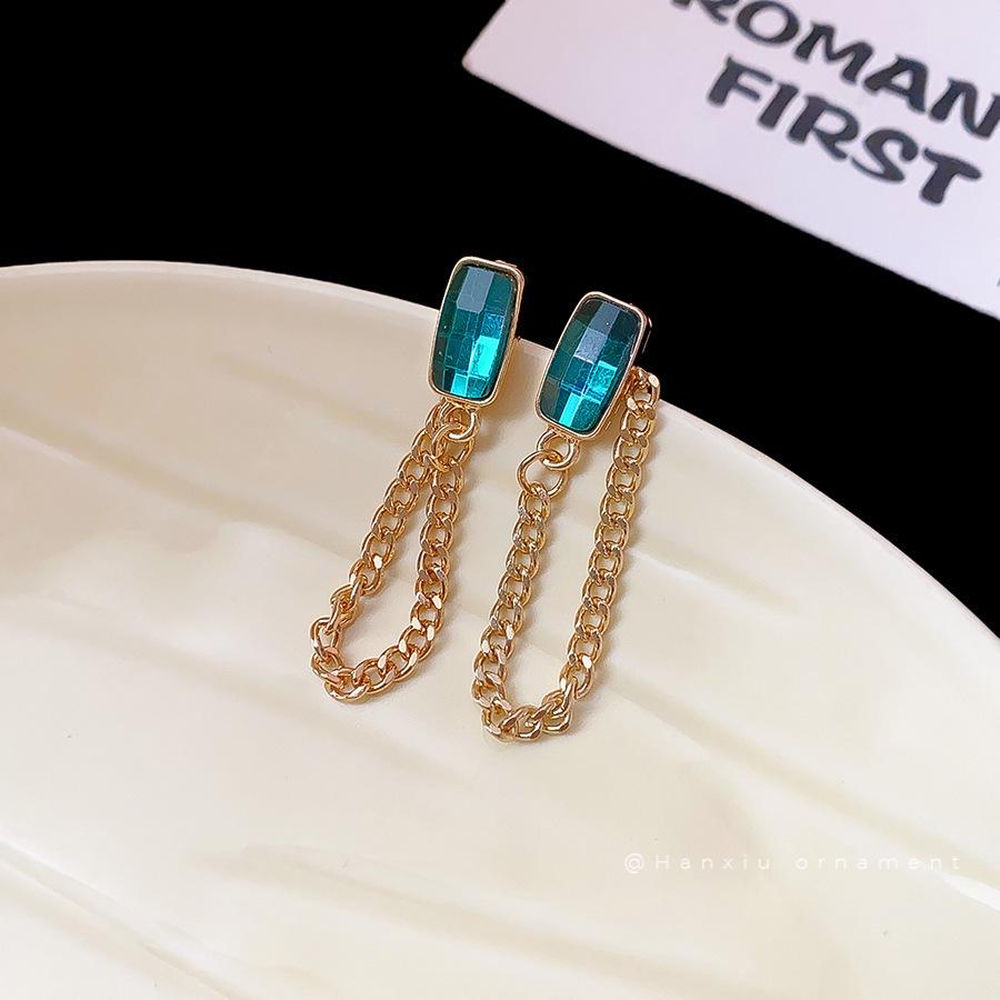 Silver Needle High-End Tassel Earrings – Elegant, Fashionable, Simple Design with a Unique Touch.