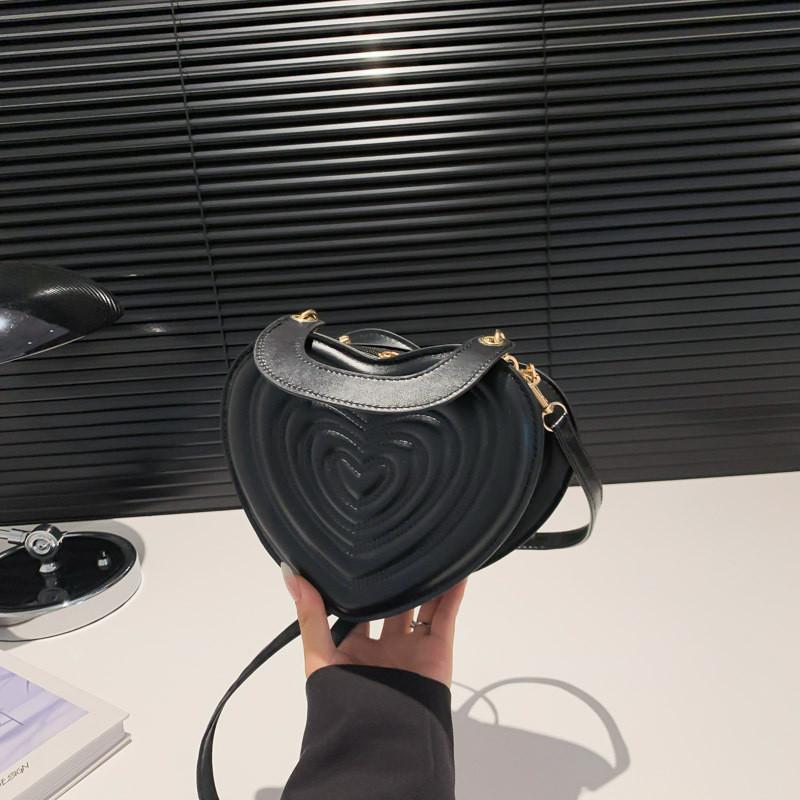 Chic And Elegant Heart Shaped Crossbody Bag With Soft Pu Material For Casual Outfits чёрный