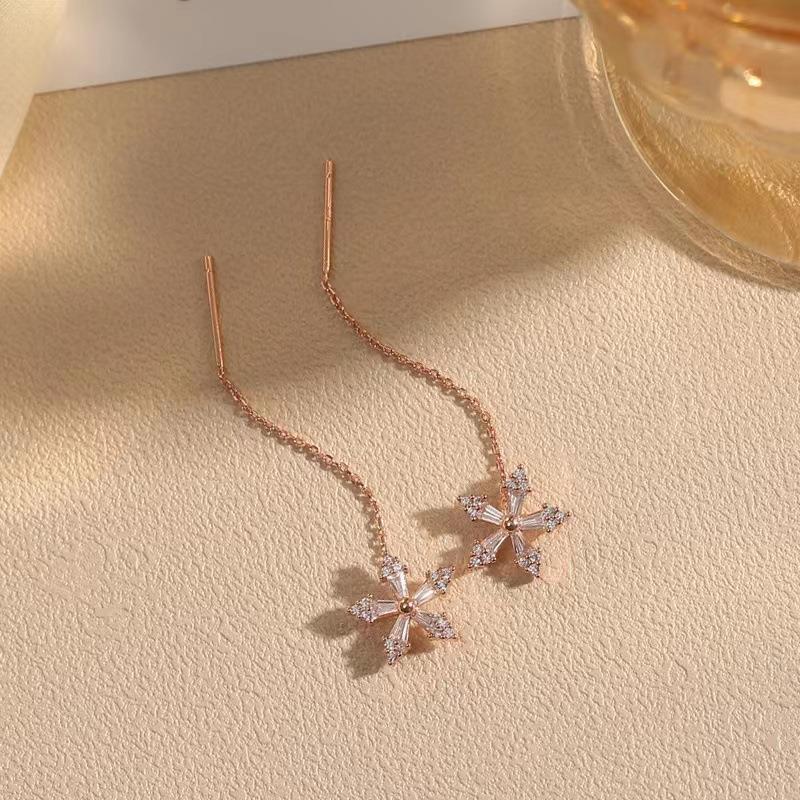 Snowflake Elegant Tassel Ear Cuff Stud Earrings Premium Sweet Nature Tiny Ear Accessories