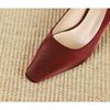 Französische Satin-High-Heels, dicke Absätze im Feenstil, rote Hochzeitsschuhe, kleine Temperamentschuhe mit quadratischer Spitze