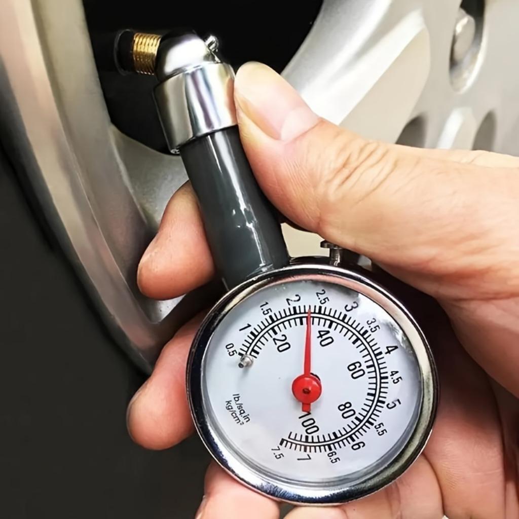 High Accuracy Mechanical Tire Pressure Gauge - Durable Handheld Car Tire Pressure Tester with Easy To Read Display and PSI/BAR Measurement Capability