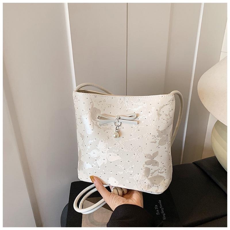 

Модная универсальная милая сумка-багет с бантом, женская летняя простая премиальная наплечная сумка белый